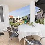 Apartment Maslina *