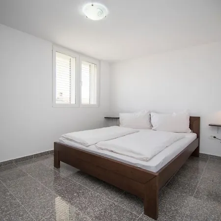 Apartment Maslina Bilice