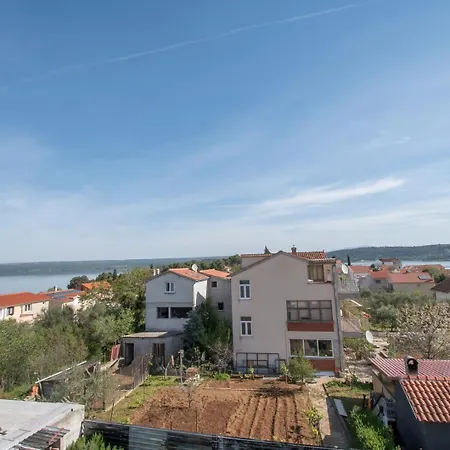 Apartment Maslina Bilice