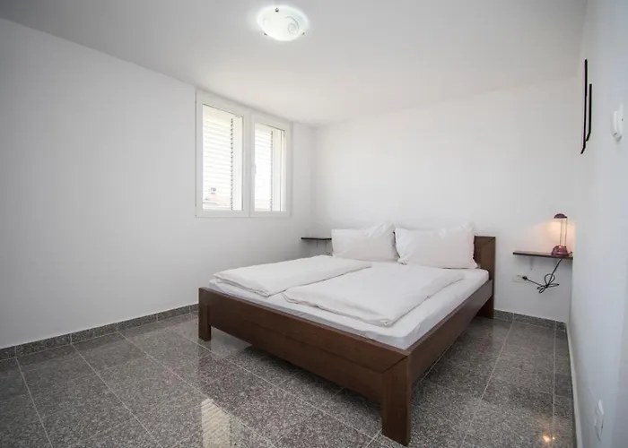 Apartment Maslina Bilice